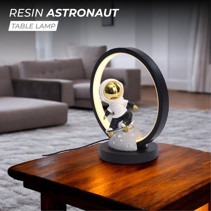 Resin Astronauts Table Lamp (Medium)