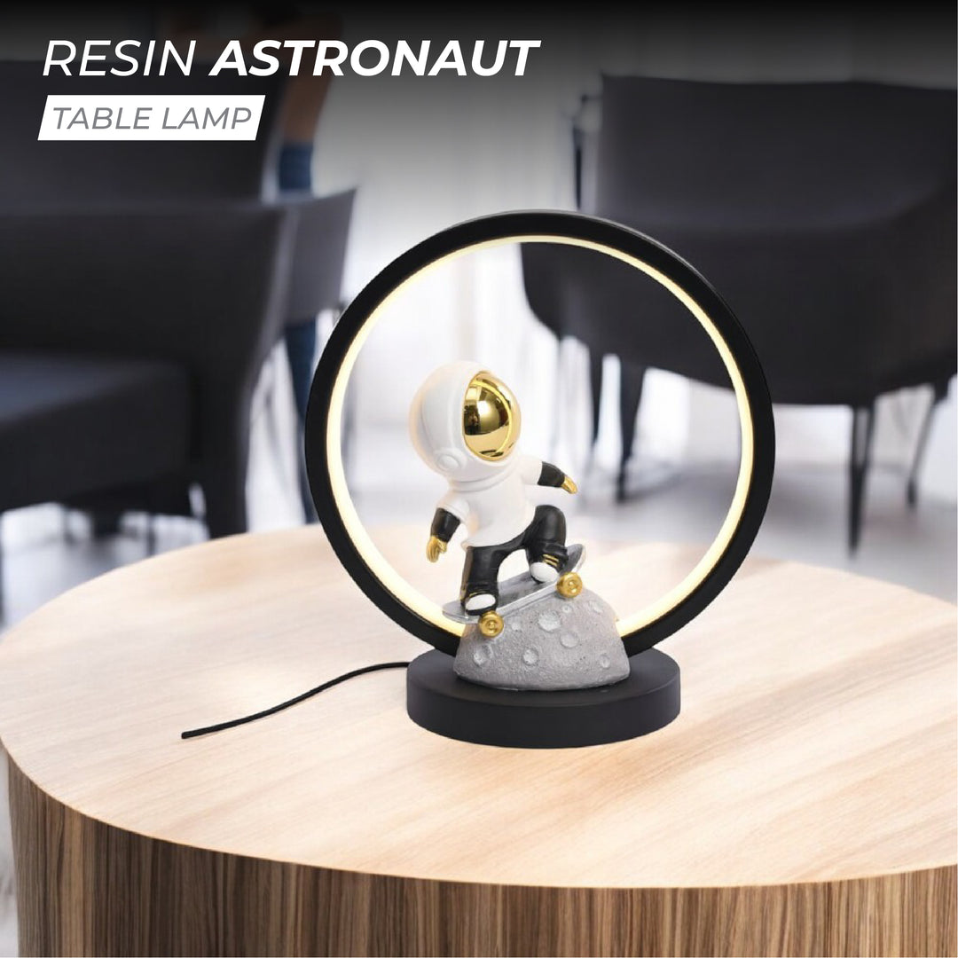 Resin Astronauts Table Lamp (Medium)