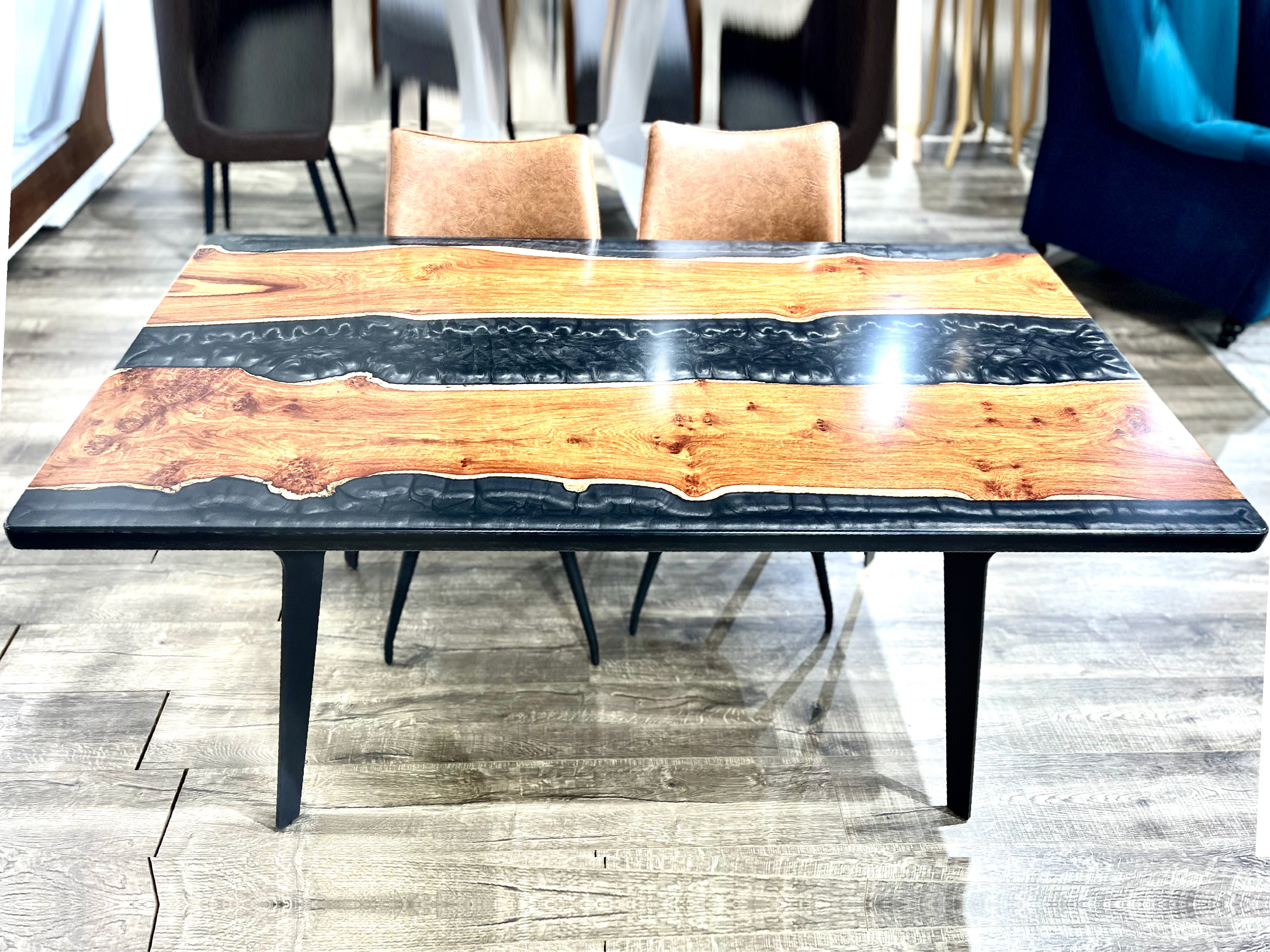 Black resin and wood table online